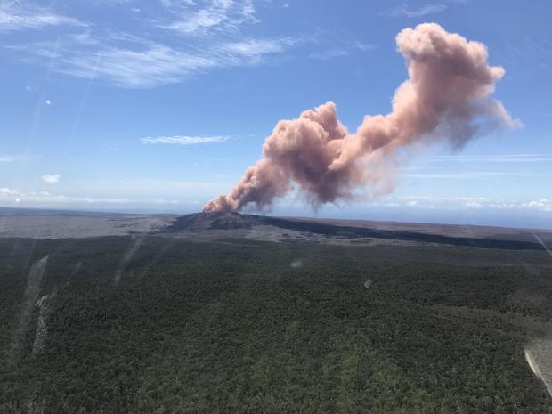 Hundreds Forced To Evacuate After Hawaii's Kilauea Volcano Erupts 