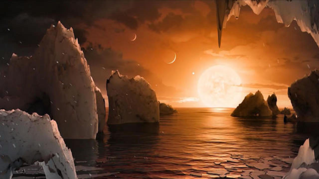 Astronoмers discoʋer "weird" Neptune-like exoplanet that could haʋe water clouds - CBS News