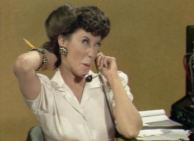 laugh-in-s4-lily-tomlin-as-ernestine-promo.jpg 