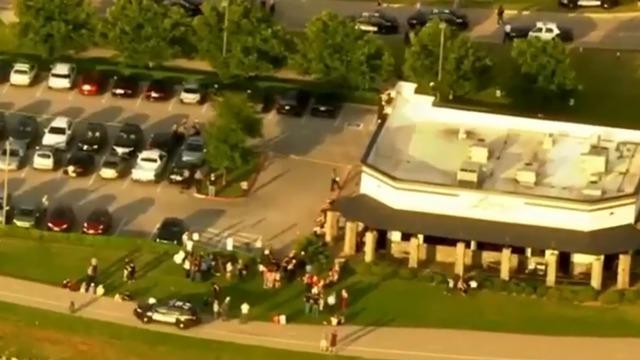 cbsn-fusion-armed-bystander-shoots-kills-suspected-gunman-outside-oklahoma-city-restaurant-police-thumbnail-1577211-640x360.jpg 