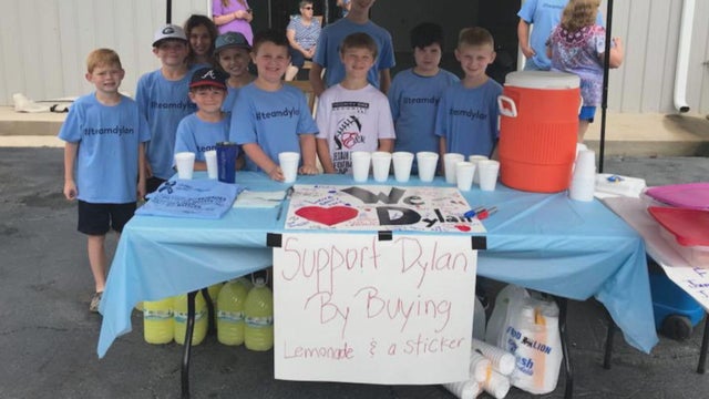 d2-glor-lemonade-stand-052918-archive-815864-frame-1129.jpg 