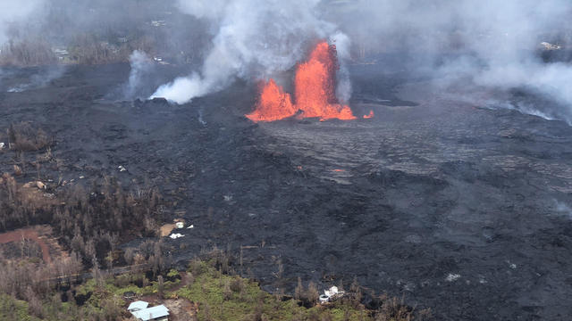 180513-demain-barrios-hawaii-volcano-02.png 