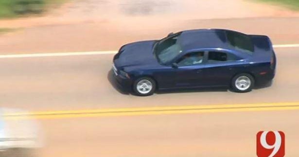 High-speed police chase ends at Oklahoma City mall; 2 in custody - CBS News