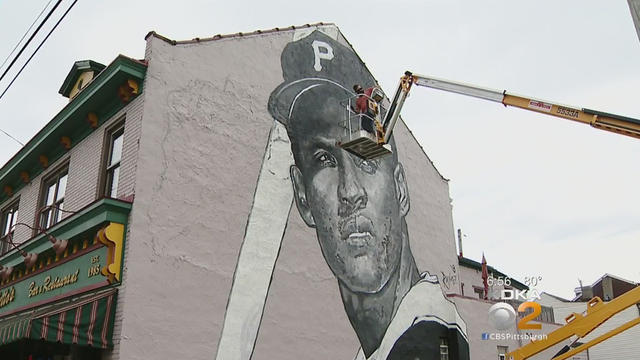 North Side Restaurant Honors Roberto Clemente With New Mural - CBS  Pittsburgh