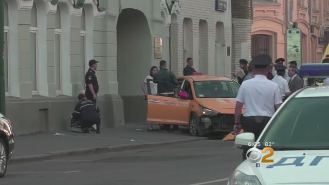 taxi-crashes-into-crowd-in-moscow.jpg 