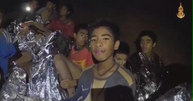 First boys rescued from Thai cave