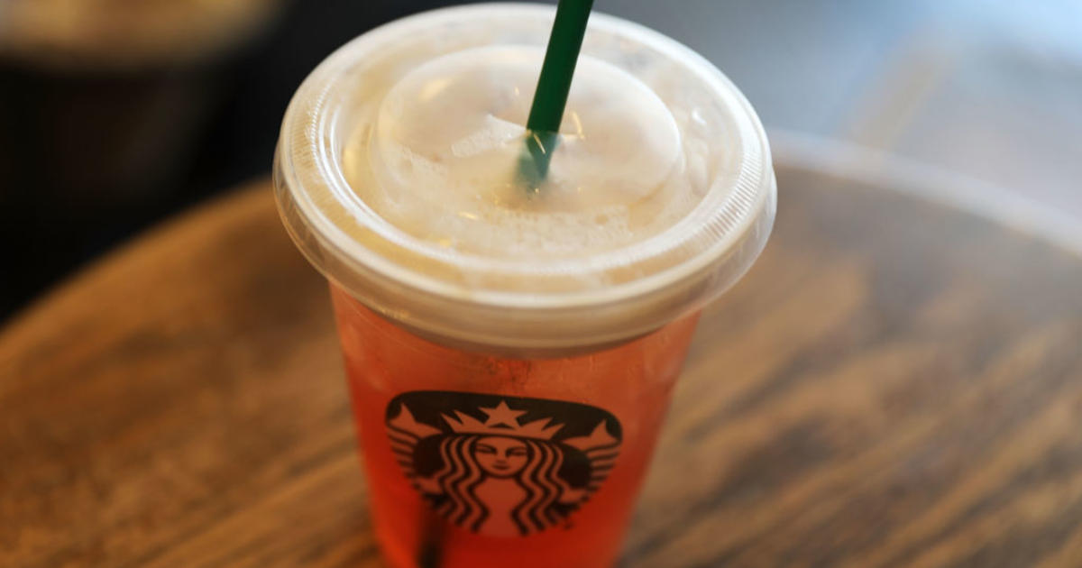 Starbucks charging $1 for "no water" Refresher drinks, angering brand loyalists