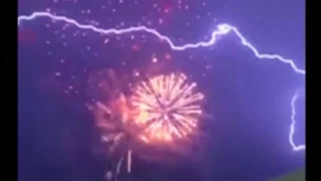 fireworks-lightning-1608516-640x360.jpg 