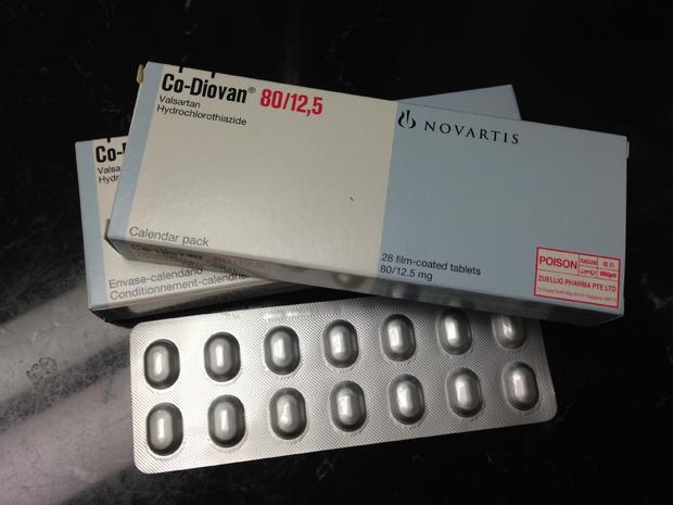 Two_boxes_and_a_blister_pack_of_Co-Diovan_(Valsartan_and_hydrochlorothiazide),_Singapore_-_20150210 