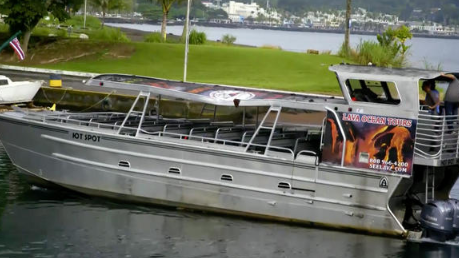 cbsn-fusion-hawaii-tour-boat-hit-lava-bomb-thumbnail-1613428-640x360.jpg 
