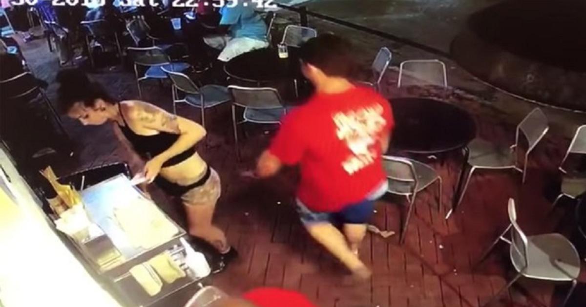Video Waitress Body Slams Customer Who Groped Her Cbs Chicago