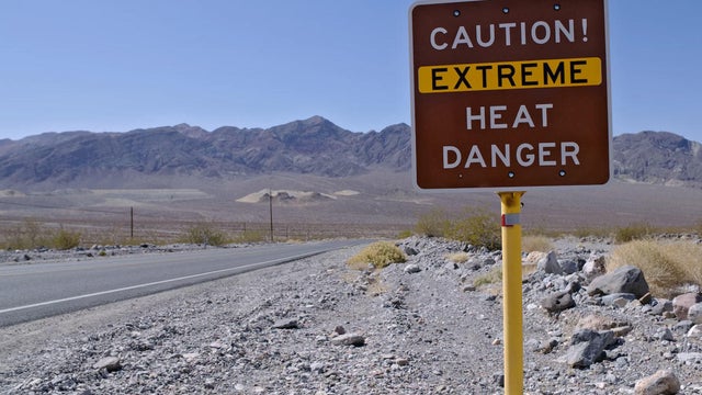 180801-shutterstock-death-valley.jpg 