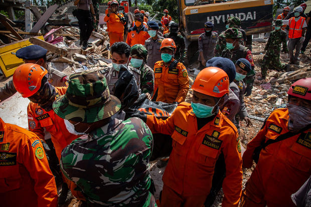 Powerful Earthquake Strikes Indonesia's Lombok Island 