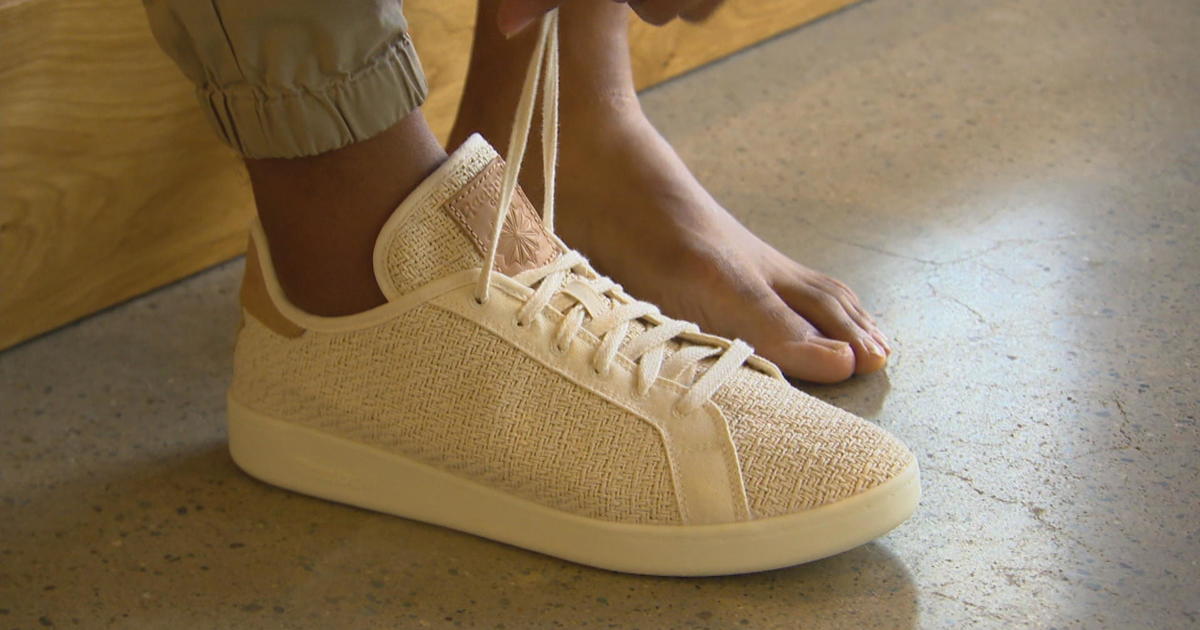 Vakman bewaker les Reebok launches sustainable sneaker made from cotton and corn - CBS News