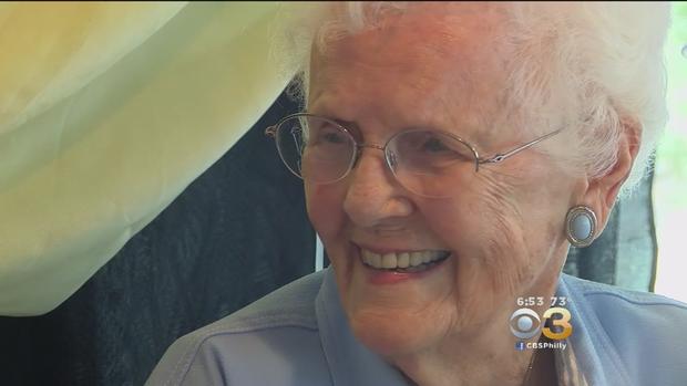 Woman Celebrates 101st Birthday At Taco Bell ruth parker 