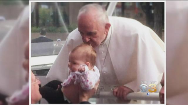 pope-francis-kisses-baby.jpg 