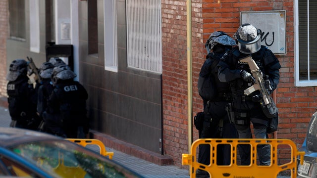 SPAIN-ATTACK-POLICE 