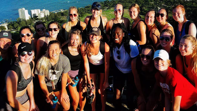 st-cloud-state-volleyball-team-stranded-in-hawaii.jpg 