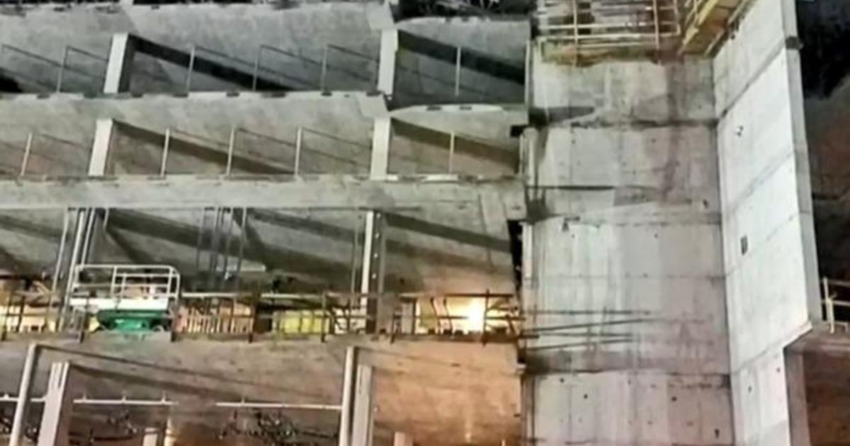 Scaffolding collapse kills 2 workers in Florida - CBS News