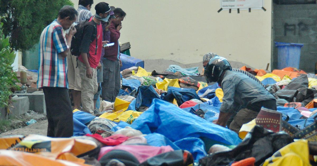 Indonesia Earthquake And Tsunami: Mass Burial As Death Toll Surges And ...