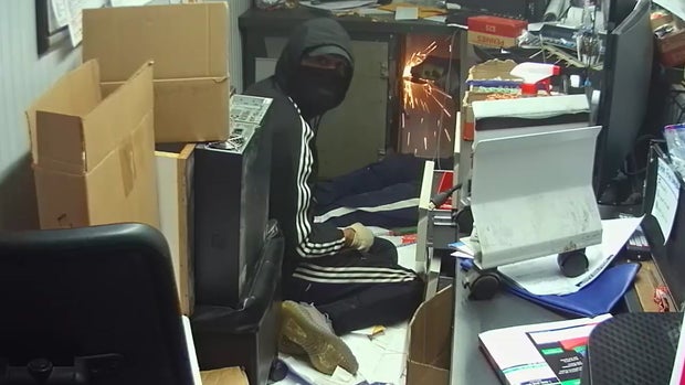 bronx-supermarket-burglary,-NYPD 