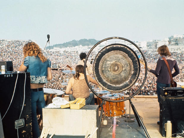 led-zeppelin-by-led-zeppelin-gallery-reel-art-press-1973-kezer-stadium-neal-preston.jpg 