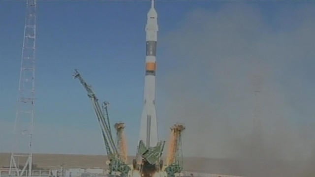 1011-cbsn-astonautsemergencylanding-1681464-640x360.jpg 