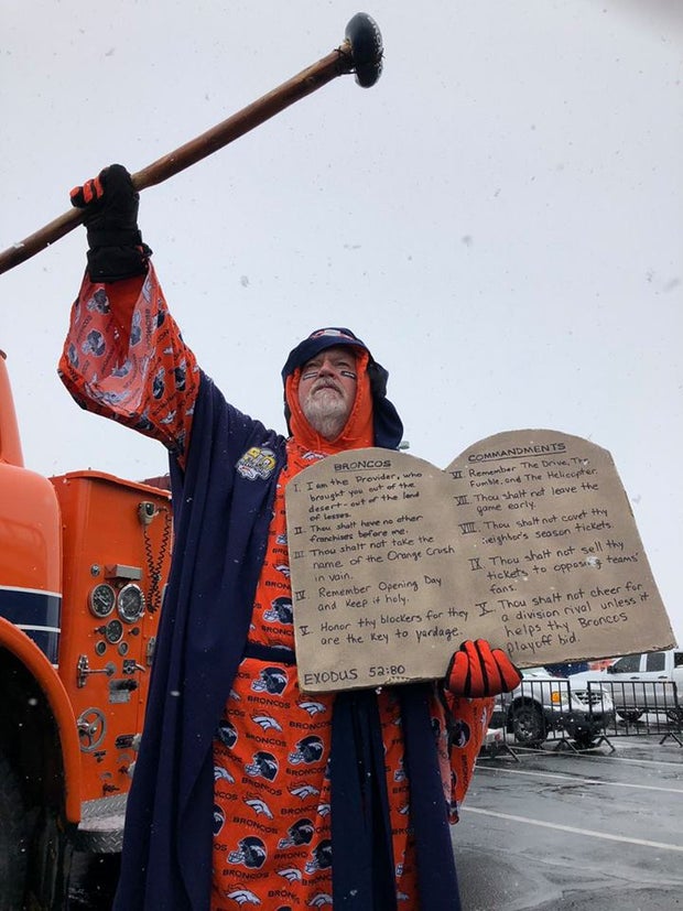 broncos-fan.jpg 