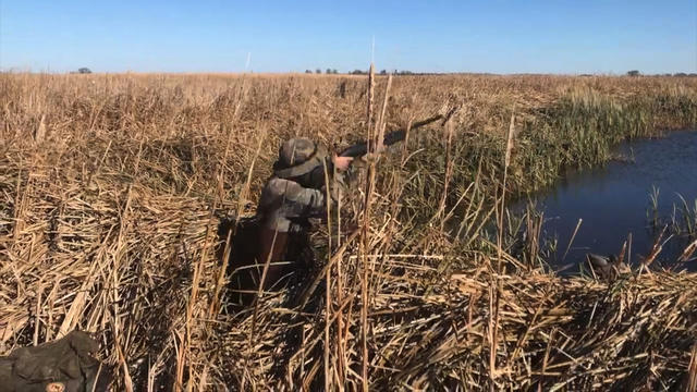 mike-max-duck-hunting-in-north-dakota.jpg 