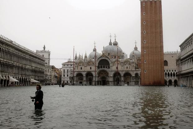 Venice high water flooding 