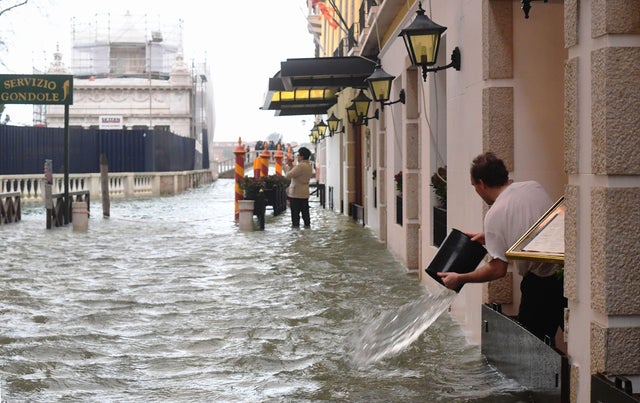 Venice high water flooding 
