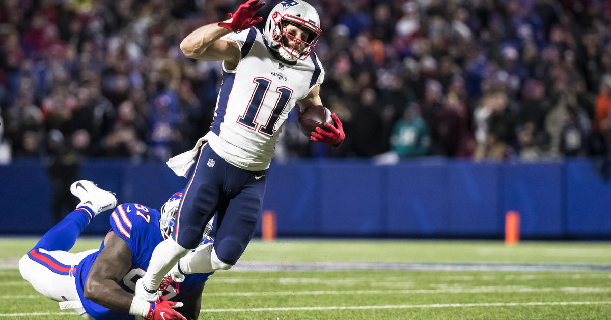 Bills fans are back to throwing sex toys on the field after Patriots TD