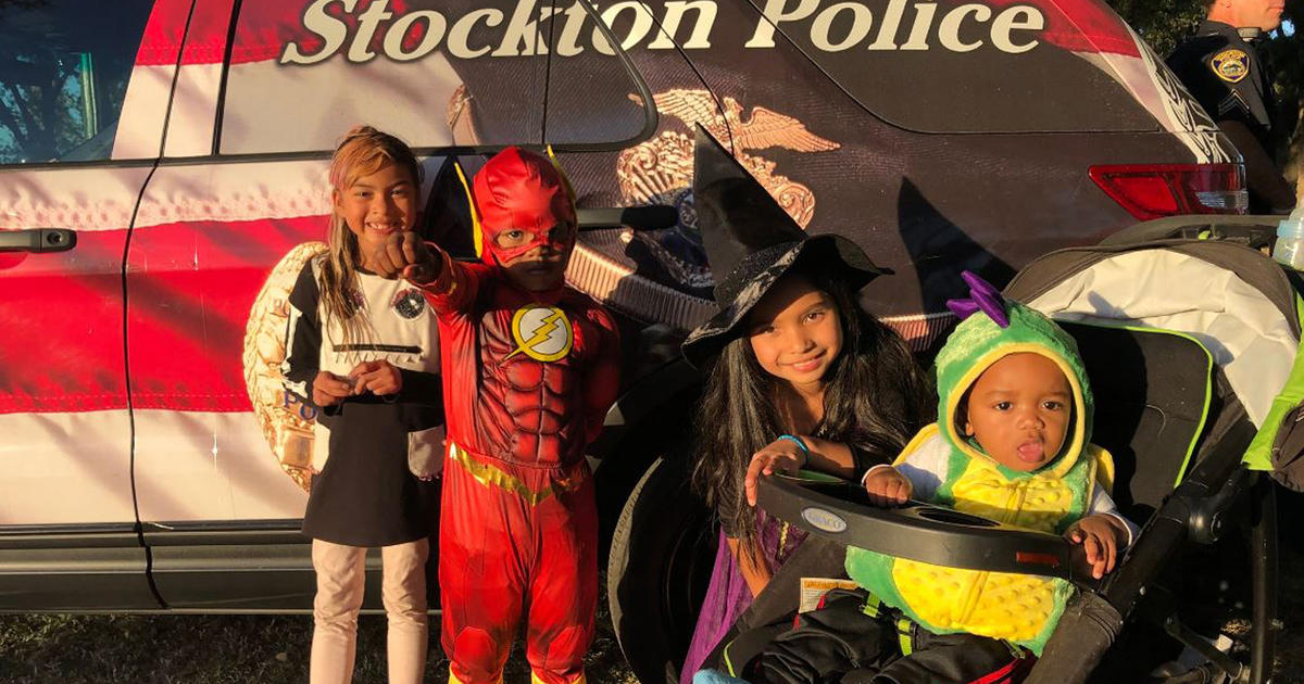 Stockton Police Host 'TrunkOrTreat' At Eden Park CBS Sacramento