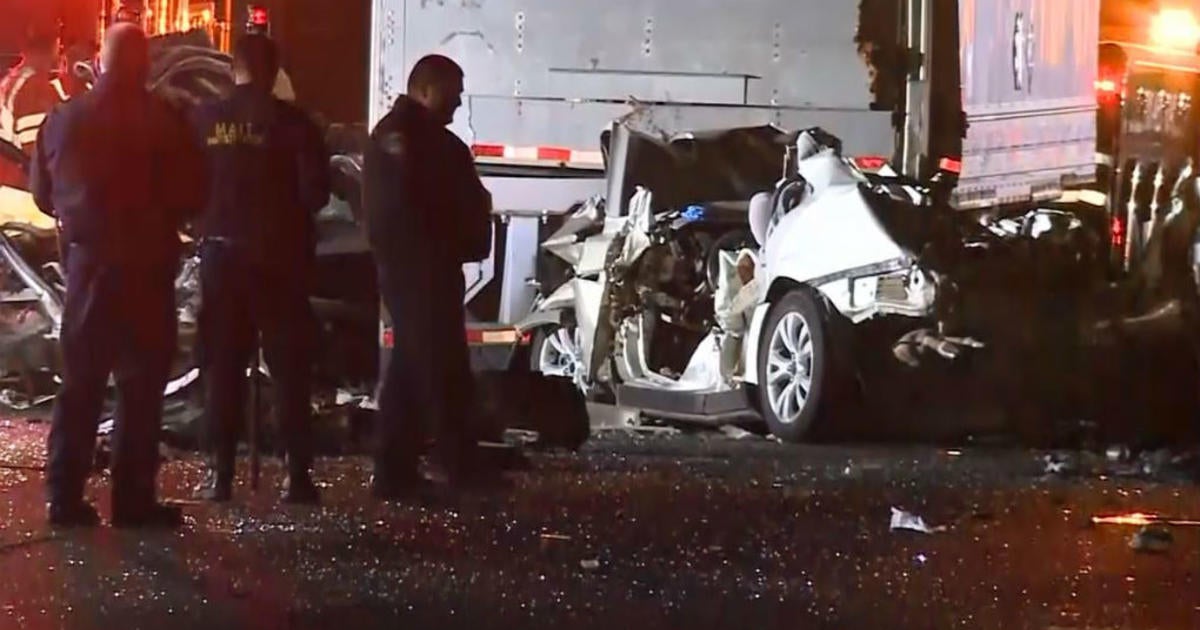 Tour Bus Plows Into Multiple Vehicles On I-880 In Hayward; 2 Dead - CBS ...