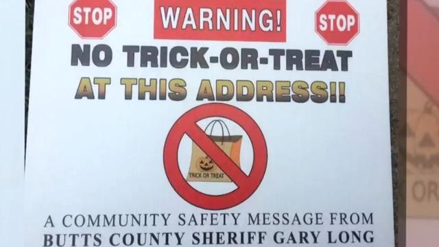 cbsn-fusion-georgia-police-post-warning-signs-in-sex-offenders-yards-for-halloween-thumbnail-1700545-640x360.jpg 