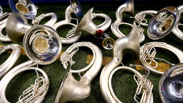 tubas.jpg 