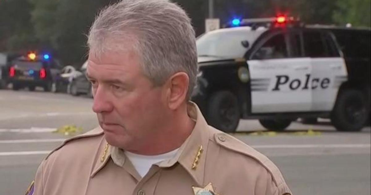 Sheriff Identifies Gunman In Thousand Oaks Bar Shooting Cbs News 