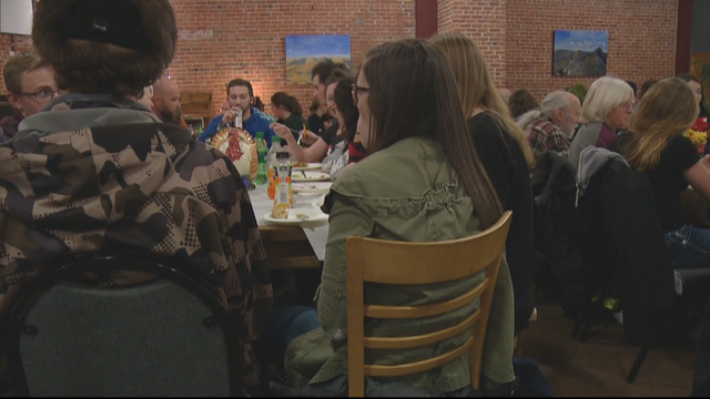 foco-friendsgiving-10pkg-transfer_frame_338.png 