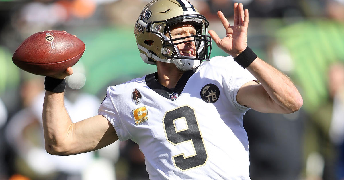 Brees passes Favre with 3 TDs, Saints crush Bengals 51-14