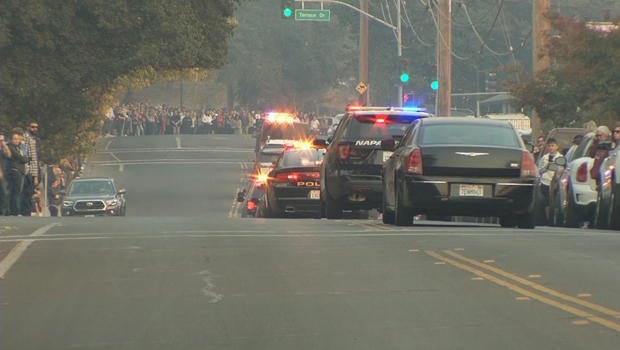 alaina-housley-thousand-oaks-shooting-crowds-line-streets-of-napa-620.jpg 