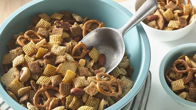 betty-crocker-kitchen-original-chex-party-mix-recipe.jpg 