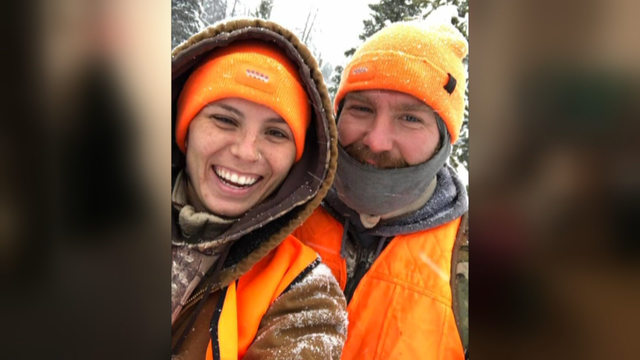 couple-rescued-6pkg-transfer_frame_305.png 