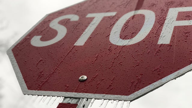 icy-stop-sign.jpg 
