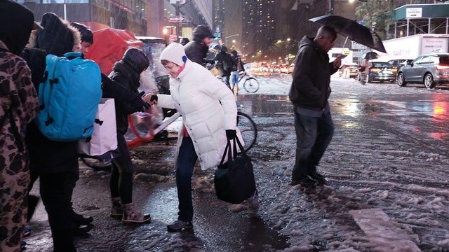 New York City Gets its First Snowfall Of The Season 
