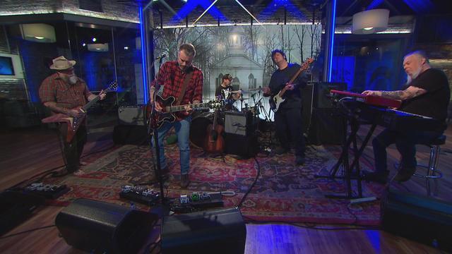 1117-satmosessions-lucero-bottomofthesea-1714357-640x360.jpg 