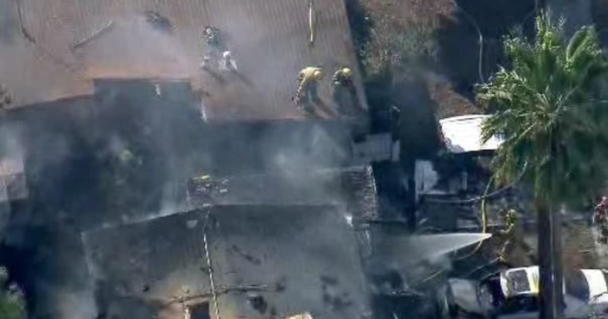 Two Men Burned In Reseda House Fire - CBS Los Angeles