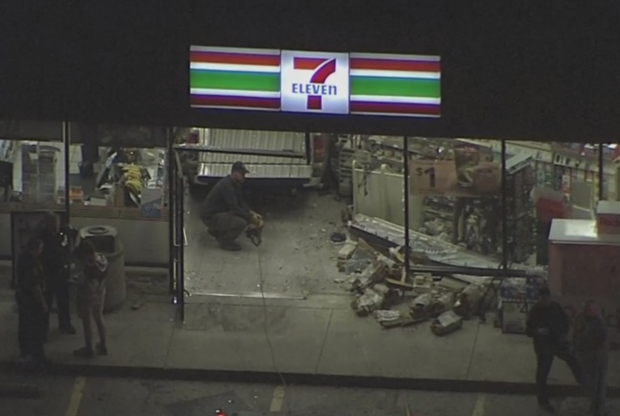 pickup crashes into 7-Eleven in Murphy 