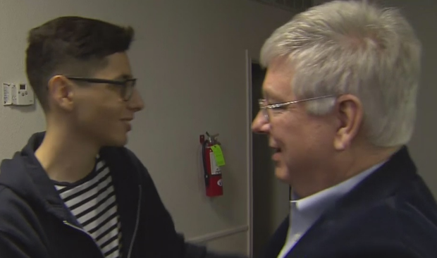 Nabil Mahmoud meets and thanks Jim Griffin 