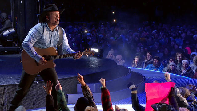 1123-ctm-garthbrooks-odell-1718887-640x360.jpg 