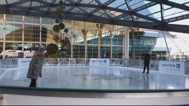dia-ice-skating_frame_401.jpg 